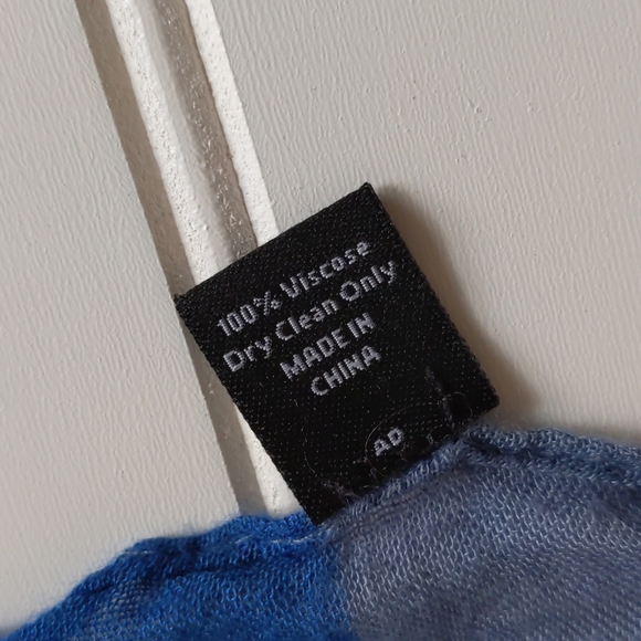 Vera Bradley 100% Viscose Geometric Scarf - Picture 5 of 6